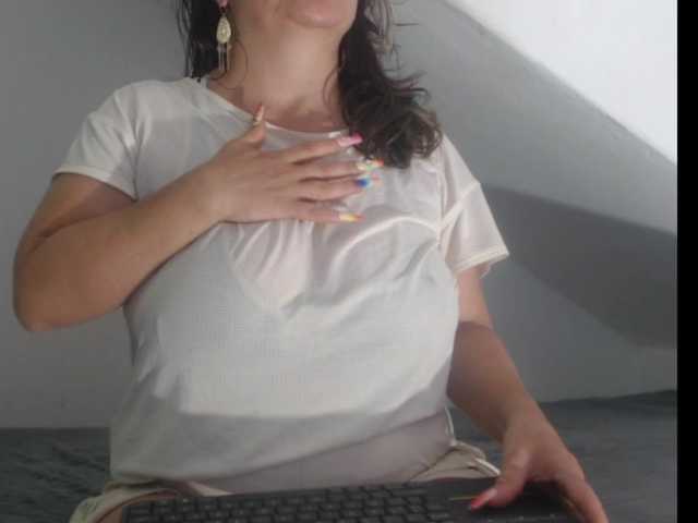 DeboraCienfuegos25's BongaCams show and profile