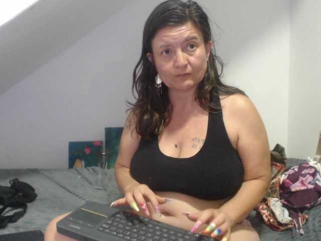 DeboraCienfuegos25 webcam