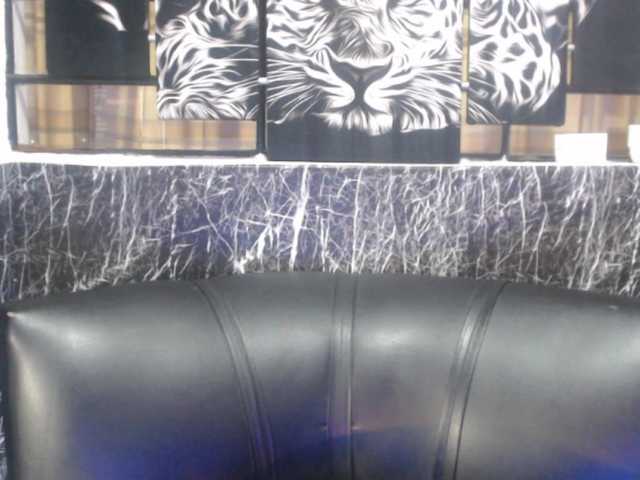 DeboraCienfuegos25's BongaCams show and profile