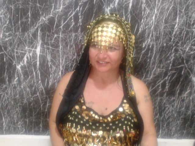 DeboraCienfuegos25's BongaCams show and profile