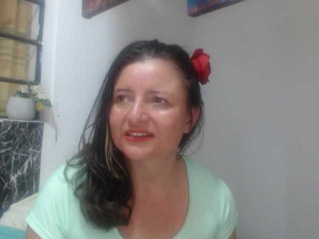 DeboraCienfuegos25's BongaCams show and profile