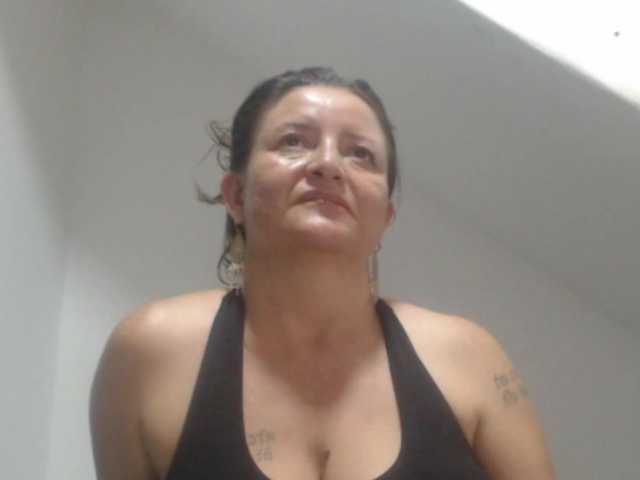 DeboraCienfuegos25 live cam profile