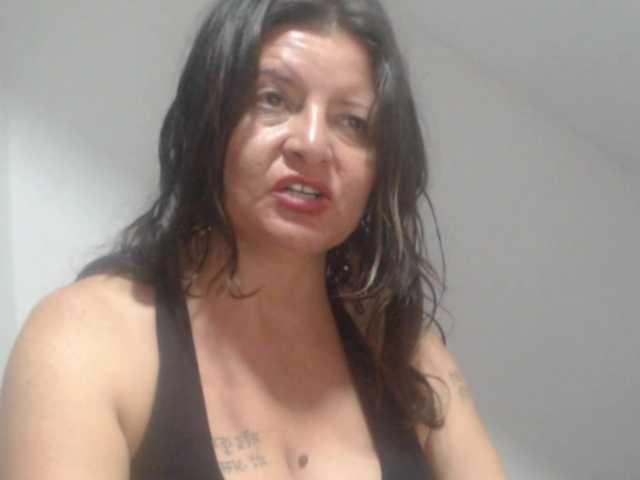 DeboraCienfuegos25's BongaCams show and profile