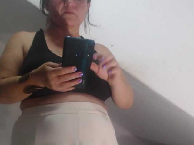 DeboraCienfuegos25's BongaCams show and profile