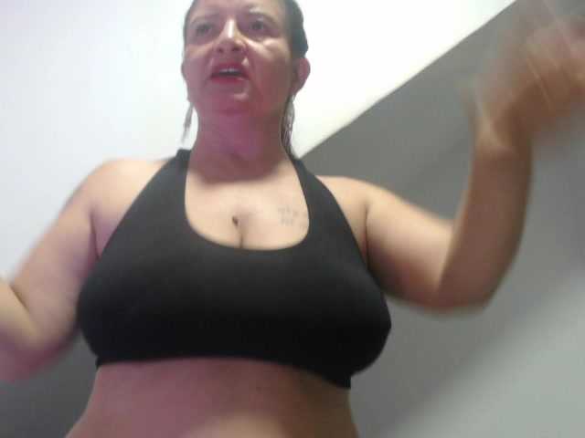 DeboraCienfuegos25's BongaCams show and profile