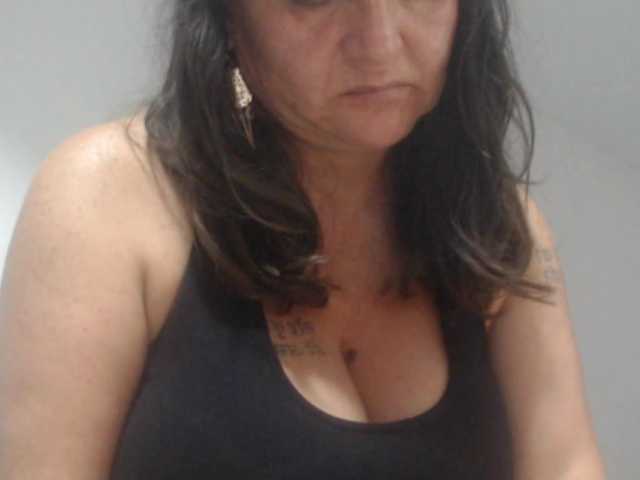 DeboraCienfuegos25's BongaCams show and profile