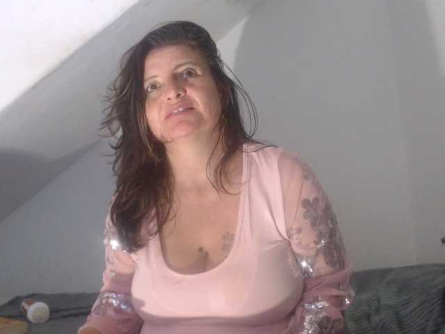 DeboraCienfuegos25's BongaCams show and profile