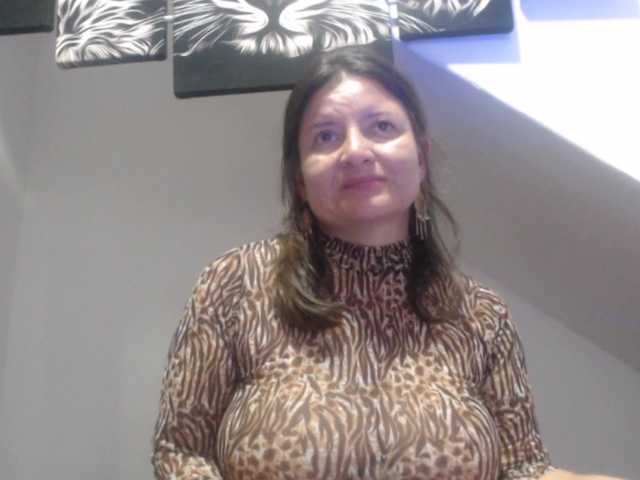DeboraCienfuegos25's BongaCams show and profile
