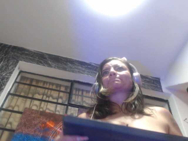 DeboraCienfuegos25 from BongaCams is Freechat