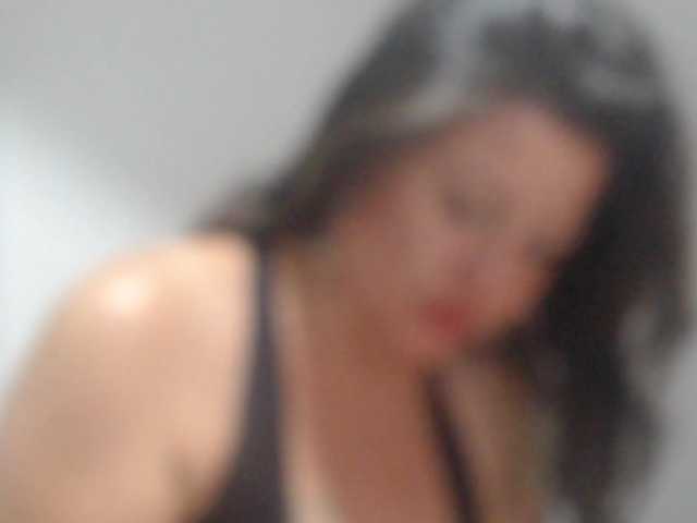 DeboraCienfuegos25's BongaCams show and profile