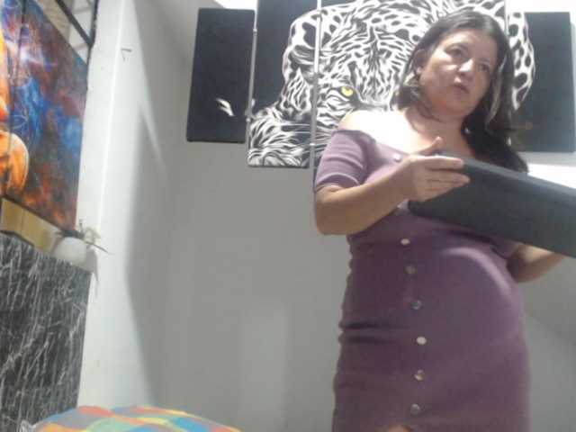 DeboraCienfuegos25's BongaCams show and profile