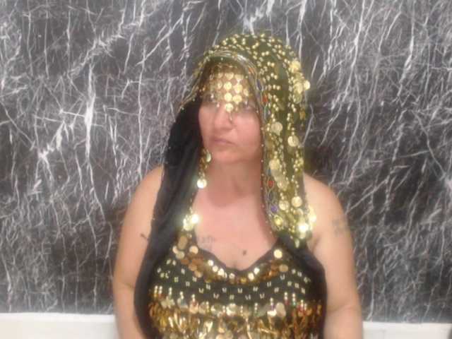 DeboraCienfuegos25's BongaCams show and profile