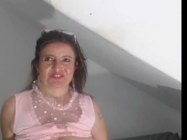 DeboraCienfuegos25's BongaCams show and profile