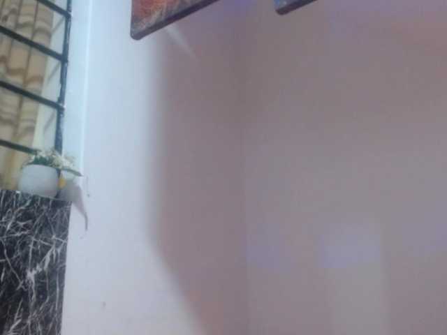 DeboraCienfuegos25's BongaCams show and profile