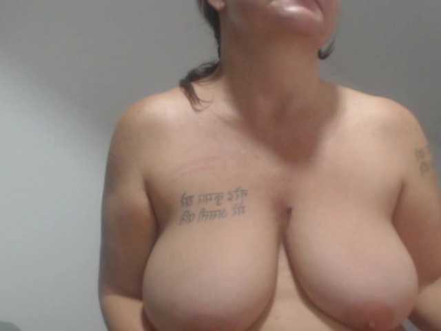 DeboraCienfuegos25's BongaCams show and profile
