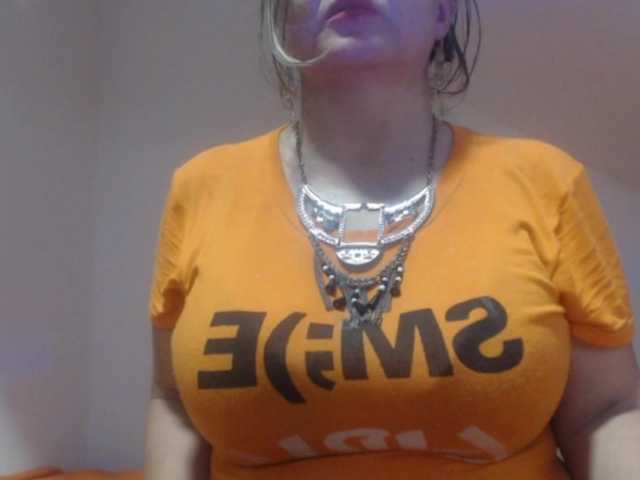 DeboraCienfuegos25's BongaCams show and profile