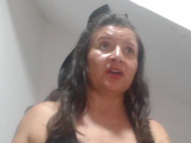 DeboraCienfuegos25's BongaCams show and profile