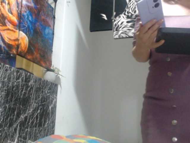 DeboraCienfuegos25's BongaCams show and profile