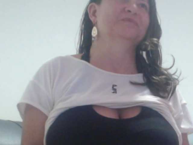 DeboraCienfuegos25 live cam profile