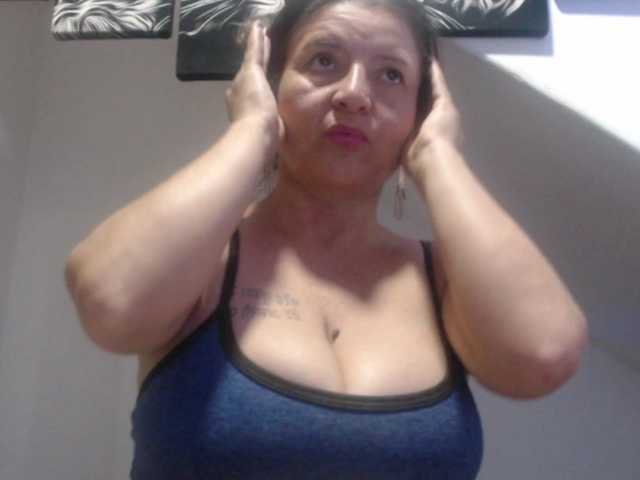 DeboraCienfuegos25's BongaCams show and profile