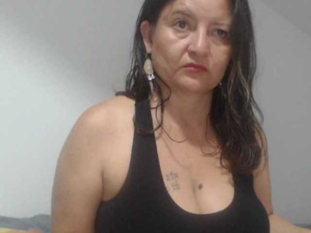 DeboraCienfuegos25's BongaCams show and profile