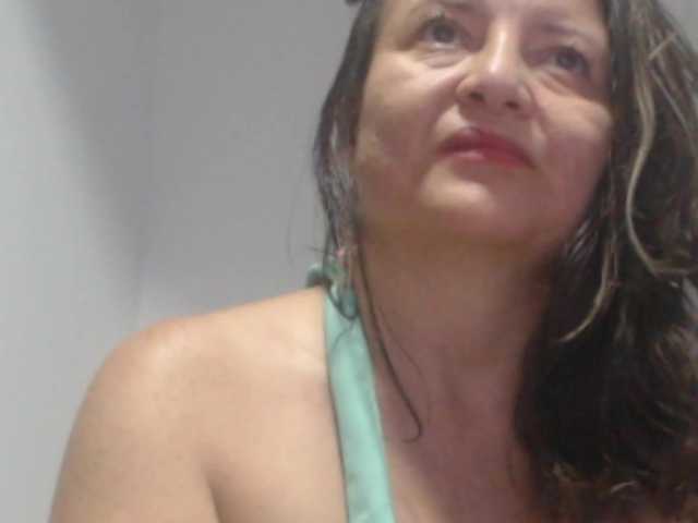 DeboraCienfuegos25's BongaCams show and profile