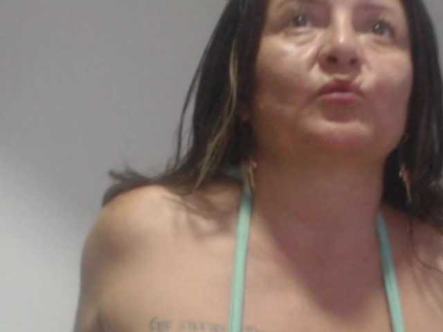 DeboraCienfuegos25's BongaCams show and profile