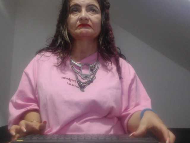DeboraCienfuegos25's BongaCams show and profile