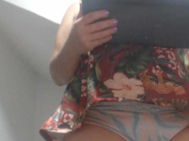 DeboraCienfuegos25's BongaCams show and profile