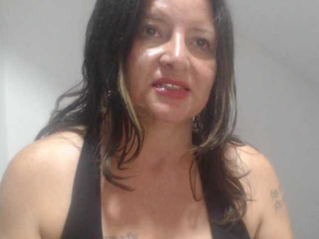 DeboraCienfuegos25's BongaCams show and profile