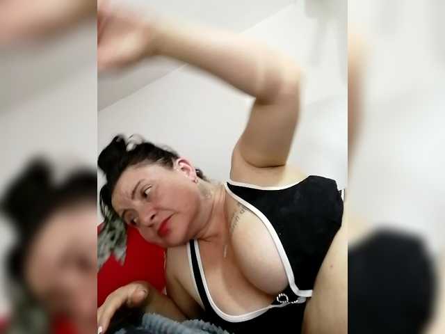 DeboraCienfuegos25's BongaCams show and profile