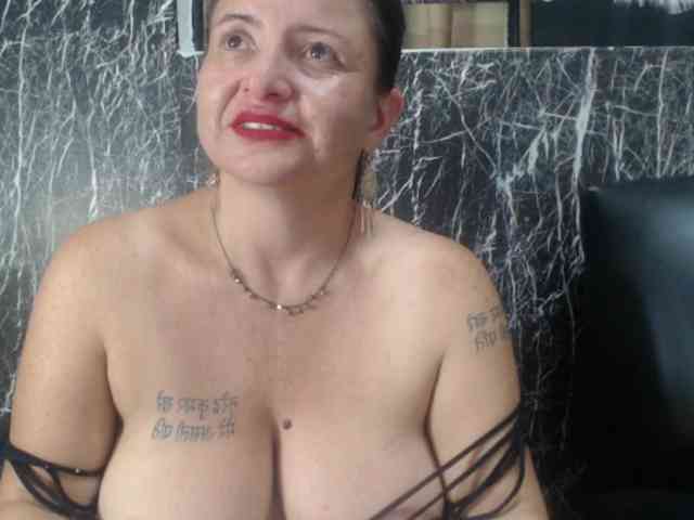 DeboraCienfuegos25 DeboraCienfuegos25