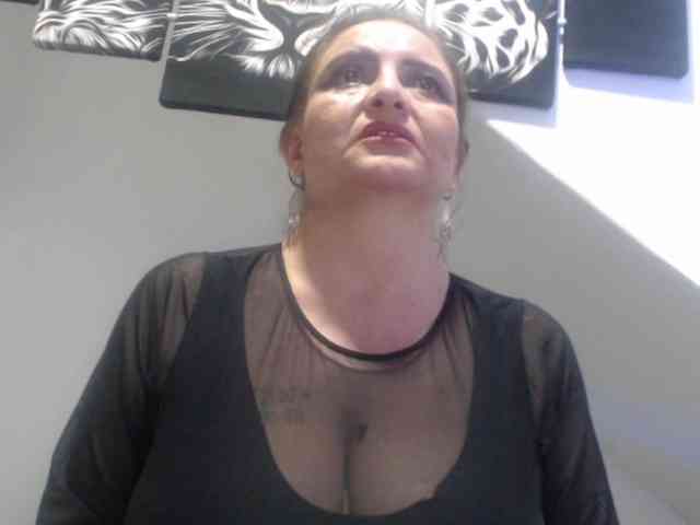 DeboraCienfuegos25 webcam