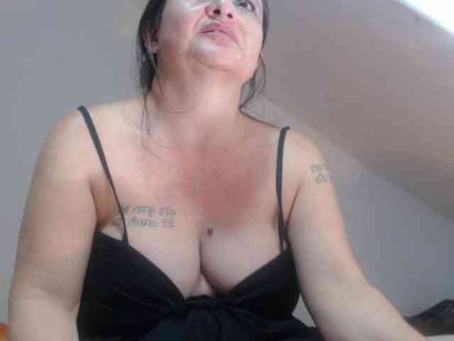 DeboraCienfuegos25 webcam