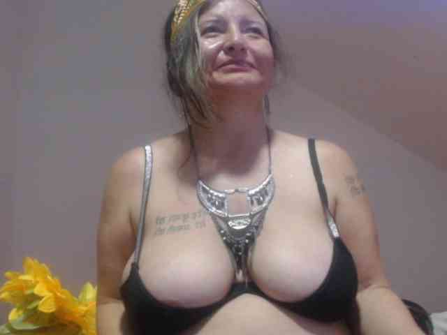 DeboraCienfuegos25 webcam