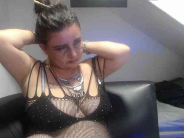 DeboraCienfuegos25 webcam