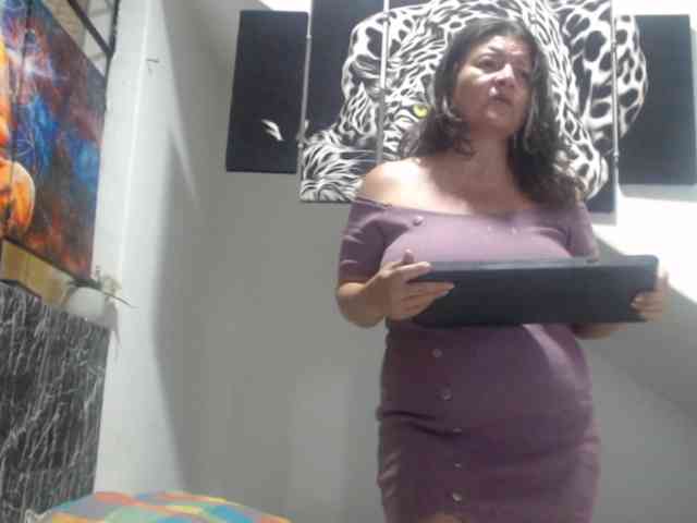 DeboraCienfuegos25 webcam