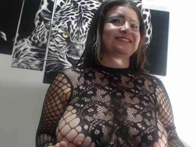 DeboraCienfuegos25 webcam