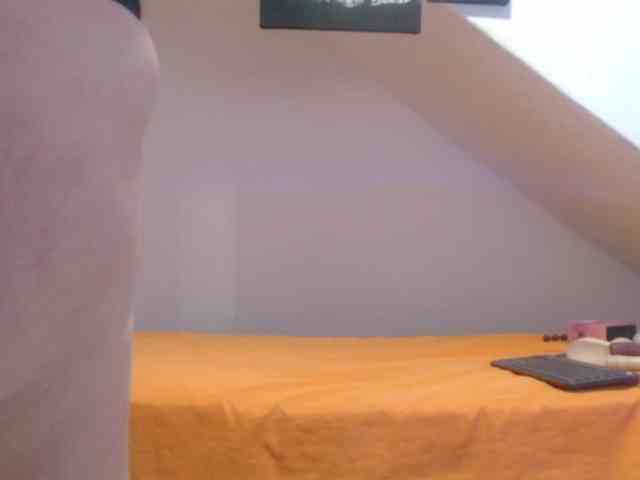 DeboraCienfuegos25 webcam