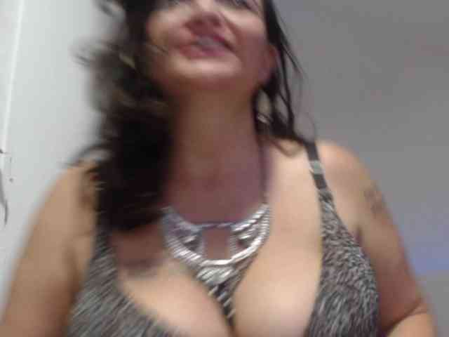 DeboraCienfuegos25 webcam