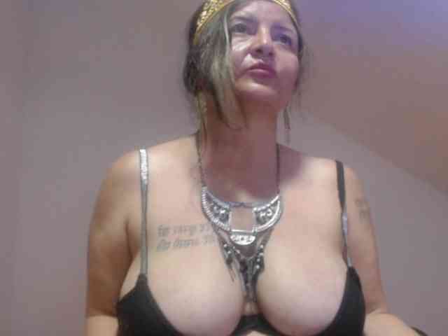 DeboraCienfuegos25 webcam