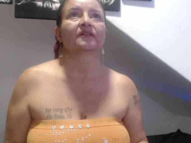 DeboraCienfuegos25 webcam