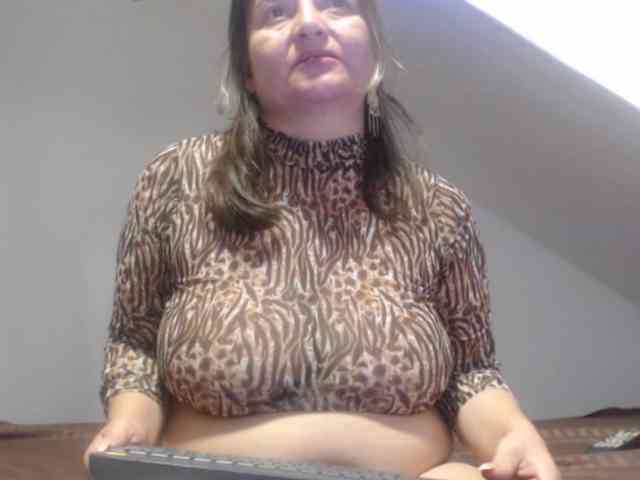 DeboraCienfuegos25 webcam