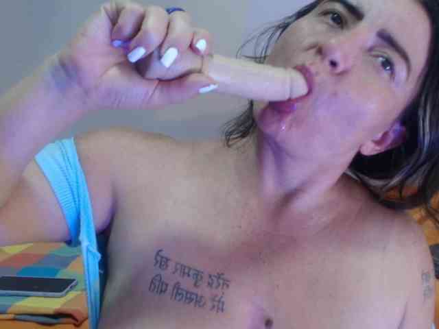 DeboraCienfuegos25 webcam