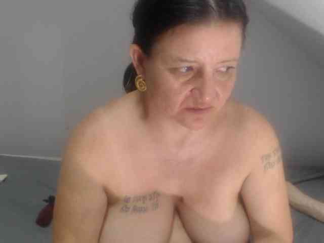 DeboraCienfuegos25 webcam