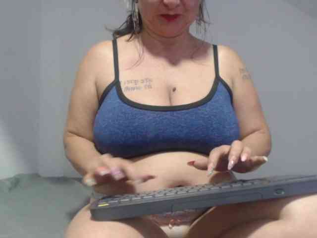 DeboraCienfuegos25 webcam