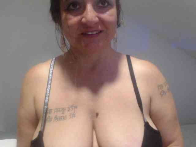 DeboraCienfuegos25 webcam