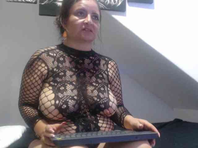 DeboraCienfuegos25 webcam