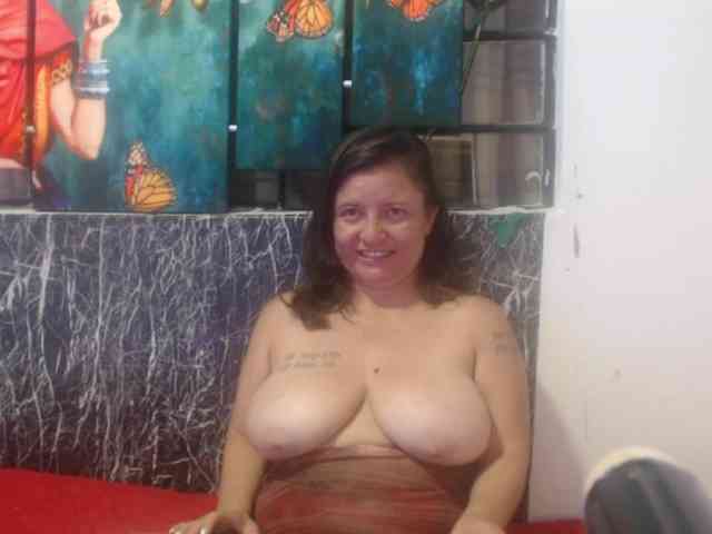 DeboraCienfuegos25 webcam