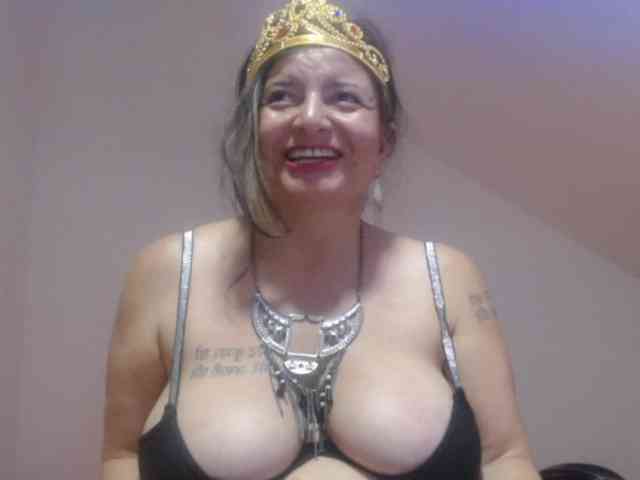 DeboraCienfuegos25 DeboraCienfuegos25